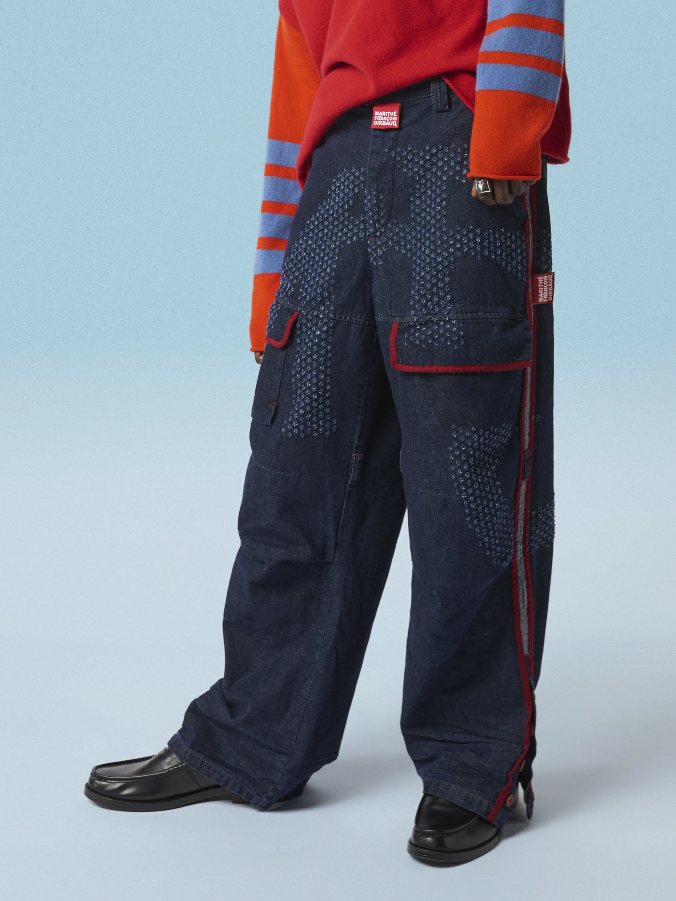 MANIFEST ERUPTION RED – Marithé + François Girbaud